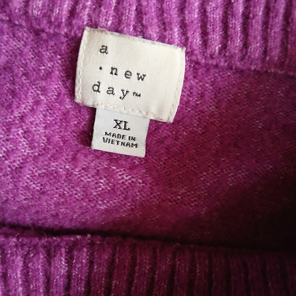 Color Block Sweater - Picture 2 of 2